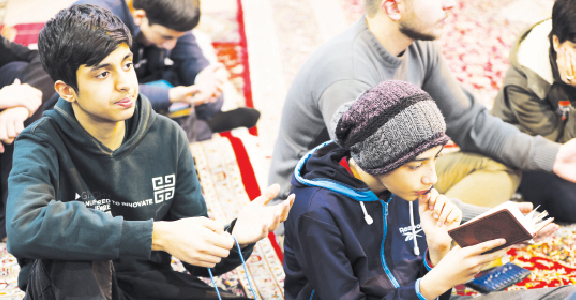 اعتکاف؛ بازخوانیِ یک سنت در آینۀ آشنایی‌زدایی