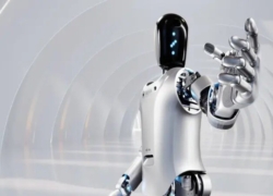 هنرمند باید بتواند با دست خالی هم بجنگد!