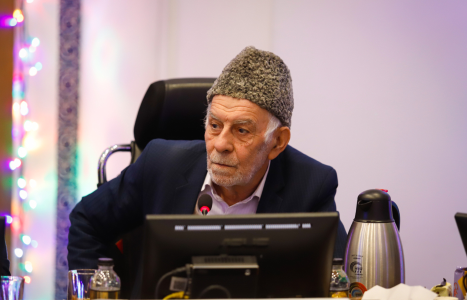 تاریخ انقلاب باید به دست آیندگان برسد