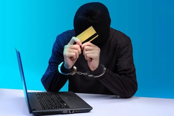 اجاره کارت بانکی جرم است و عواقب قضایی دارد