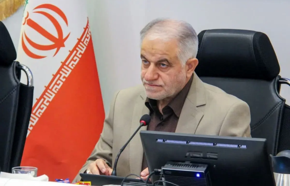 مردم مانند روزهای نخست انقلاب پای‌کار ایستاده‌اند