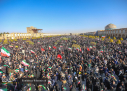 فریاد مرگ بر آمریکا و مرگ بر اسرائیل مردم اصفهان