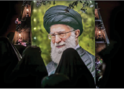 امام شهید ما زنده است زنده‌تر از همیشه!