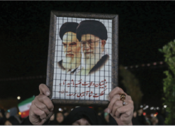 همچنان علم است سلطان جهان