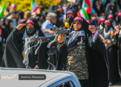 رژه دختران جان فدای ایران در اصفهان