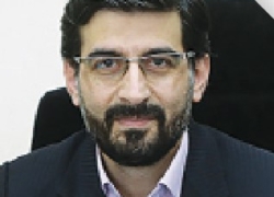 تجلیل از خانواده شهید آقاپور هم‌زمان با مراسم چهلم رهبر شهید انقلاب