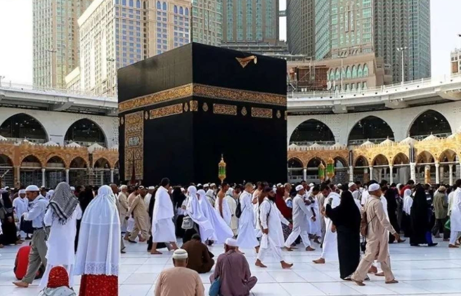  بیش از ۱۶۰۰ زائر ایرانی به مدینه منوره
