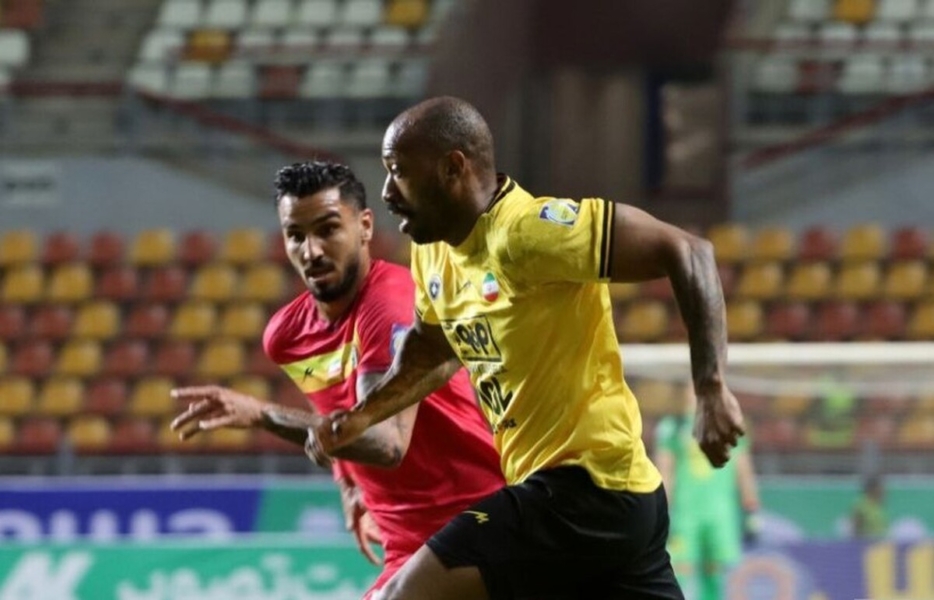 سپاهان و فولاد از لیگ برتر کنار رفتند
