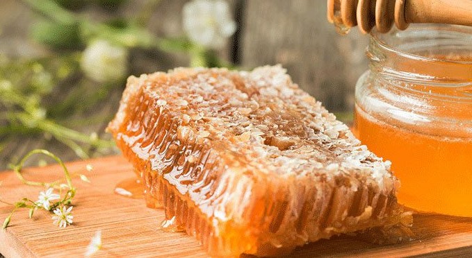 آیا دیابتی‌ها می‌توانند عسل مصرف کنند؟