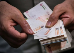آیا مدرک تحصیلی روی حقوق تأثیر دارد؟