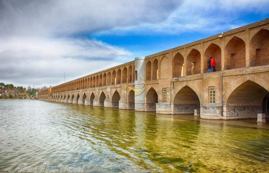 زاینده‌رود در اصفهان جریان پیدا کرد