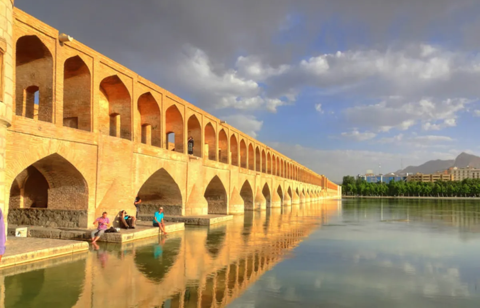 زاینده‌رود پس از ماه‌ها دوباره زنده می‌شود