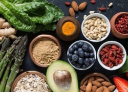 گیاهان دارویی مفید برای سلامت چشم و تقویت بینایی