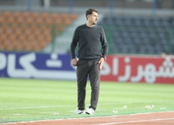 همه نگاه‌ها  به تیم ایران است