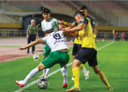 خطر سقوط از بیخ گوش ذوب‌آهن گذشت
