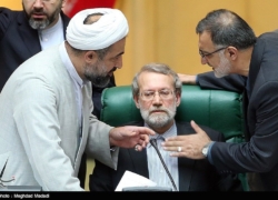 لاریجانی در 88 با دفع حداقلی رفتار کرد