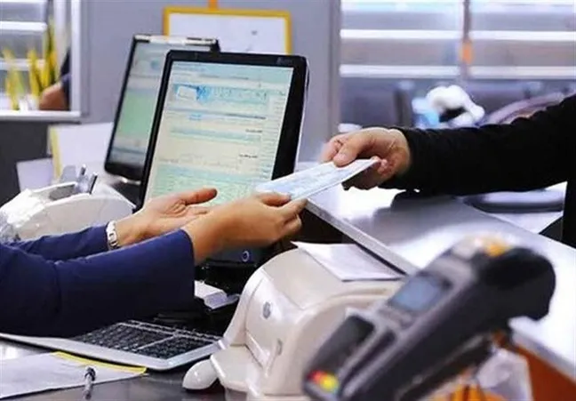 رفع اختلال خدمات کارت در بانک‌های تجارت و صادرات