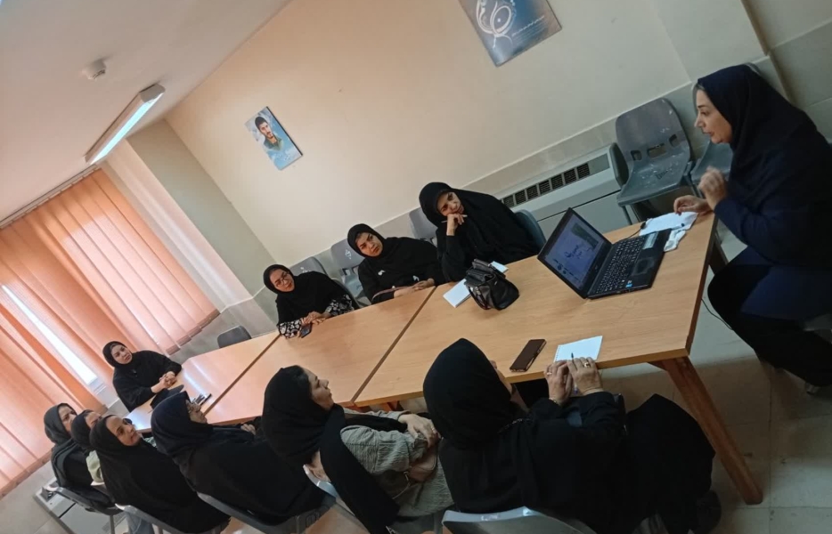 همدلی با نوجوانان؛ مهم‌ترین مهارت والدین در تربیت فرزندان ۱۲ تا ۱۸ سال