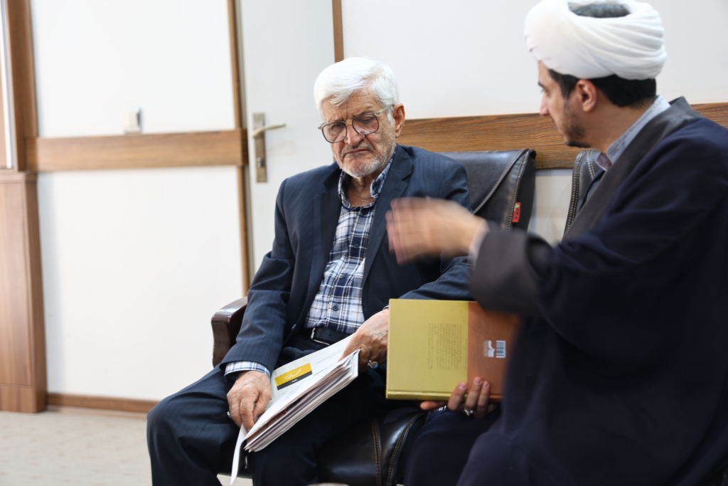 گفتگو با آقای رضا طیب‌نیا
