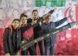 تدریس هوافضا در مسجد و موکب‌ها