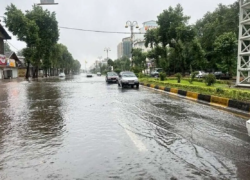رگبار باران در ارتفاعات البرز مرکزی و جنوب شرق کشور