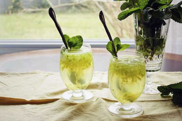طرز تهیه شربت سکنجبین خیار؛ نوشیدنی سنتی و خنک اصفهان