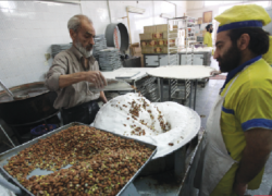 گز در اصفهان می‌گرید
