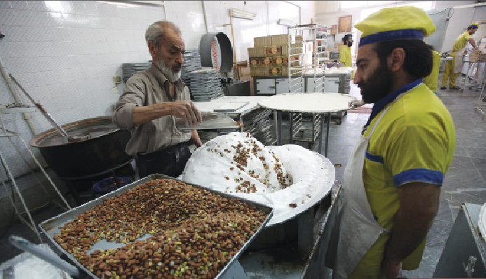 گز در اصفهان می‌گرید
