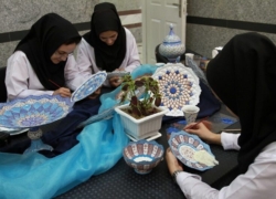 زنان و نگاهی همه‌جانبه به کار
