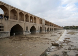 جریان زاینده‌رود تا ۱۵ شهریور ادامه دارد