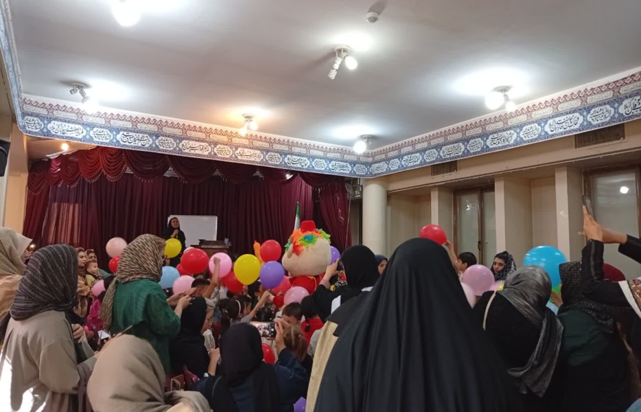 «کتابچه داستان من»؛ پیوند قصه‌خوانی و سلامت روان کودک